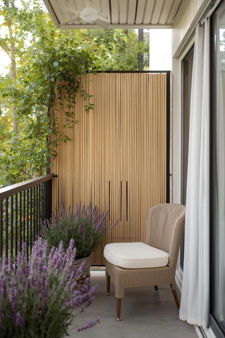 16. A Cream Bamboo Privacy Screen