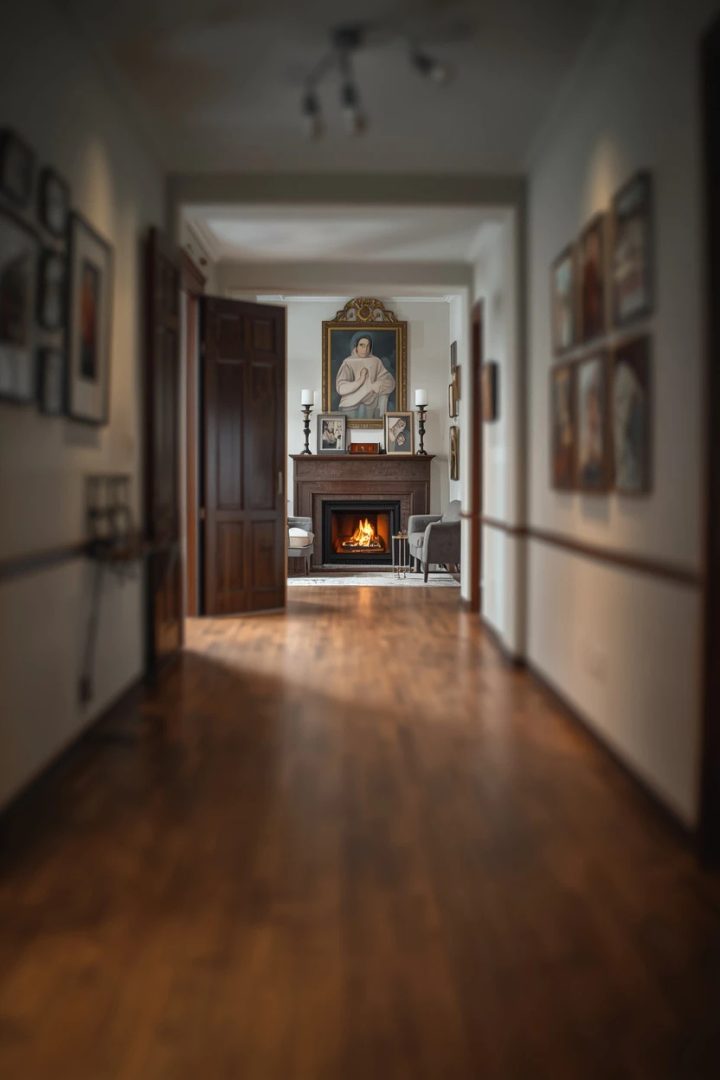 10. A Fireplace on a Short End Wall